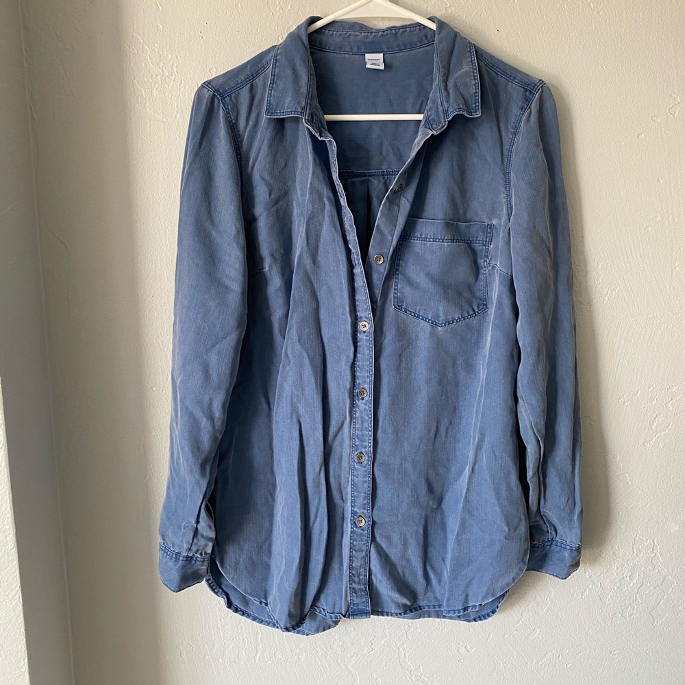 Light blue top